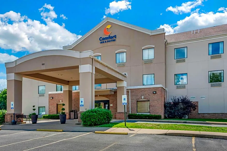Comfort Inn & Suites St. Louis - O'Fallon hotel hero