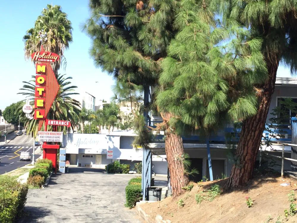 Holiday Lodge hotel hero