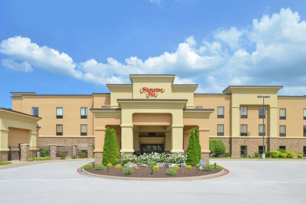 Hampton Inn Harrison hotel hero