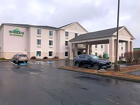 Wingate by Wyndham Grove City hotel hero