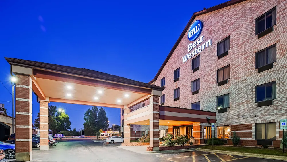 Best Western Inn & Suites - Midway Airport hotel hero