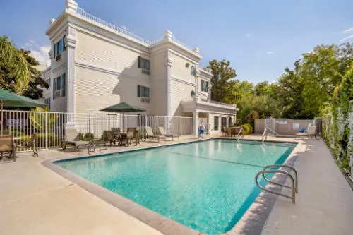 Best Western Clovis Cole hotel hero