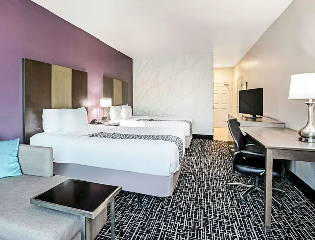 La Quinta Inn & Suites by Wyndham Corpus Christi - Portland hotel detail image 4