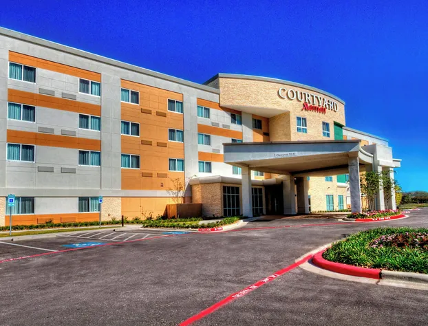 Courtyard San Marcos hotel detail image 1