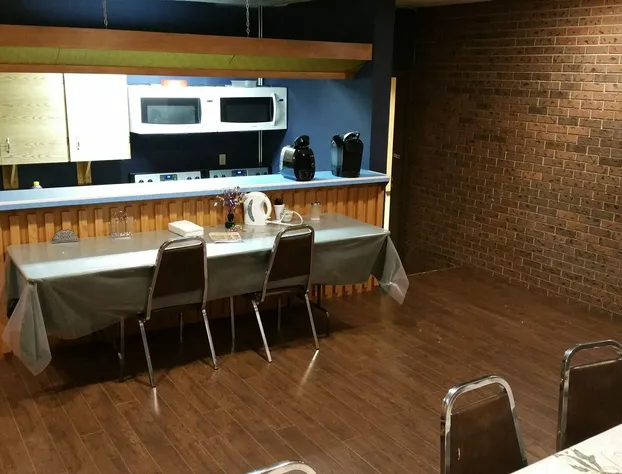 Howard Johnson by Wyndham Melville hotel detail image 4