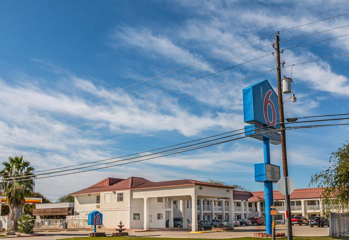 Motel 6 San Marcos, TX - North hotel hero