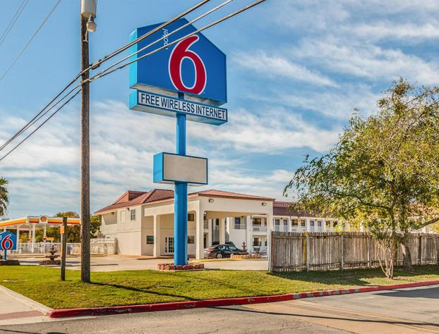 Motel 6 San Marcos, TX - North hotel detail image 2