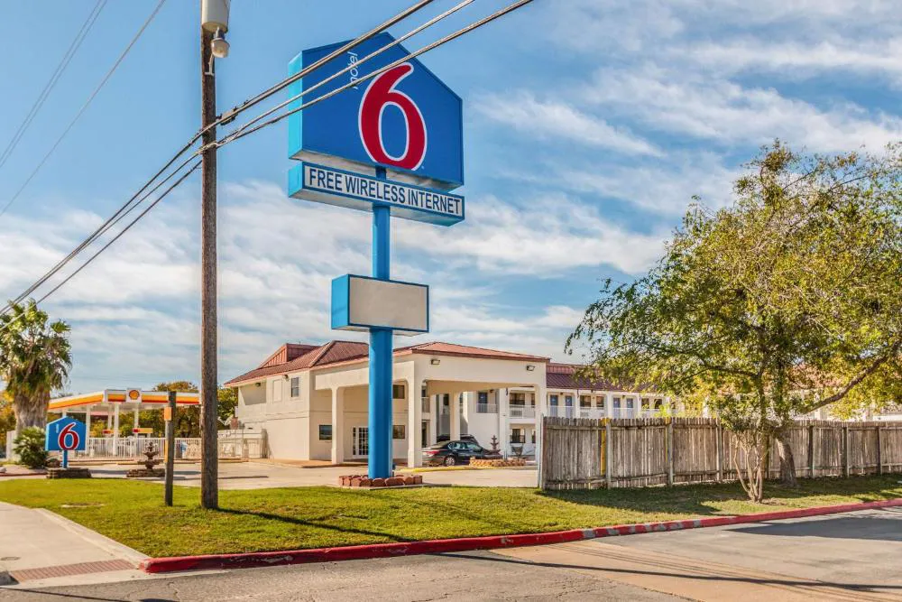 Motel 6 San Marcos, TX - North hotel hero