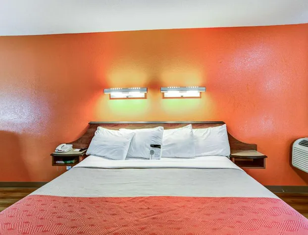 Motel 6 Portland, OR - Tigard West hotel detail image 1