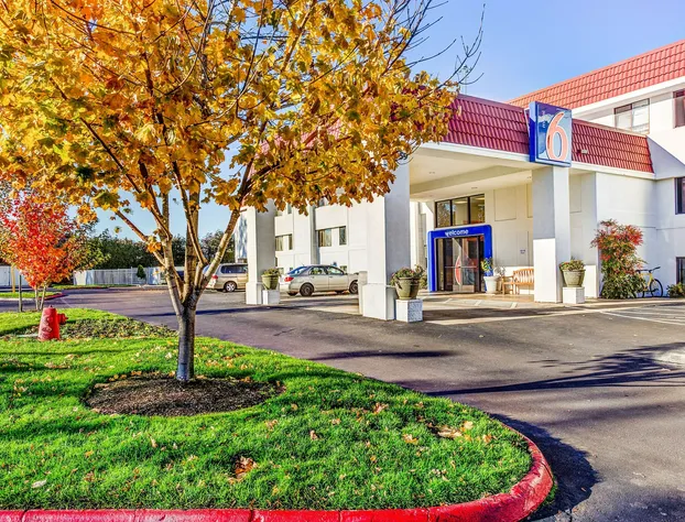 Motel 6 Portland, OR - Tigard West hotel detail image 1