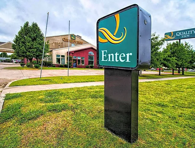 Quality Inn Moore - Oklahoma City hotel detail image 1