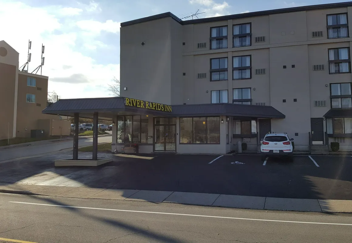 River Rapids Inn hotel hero