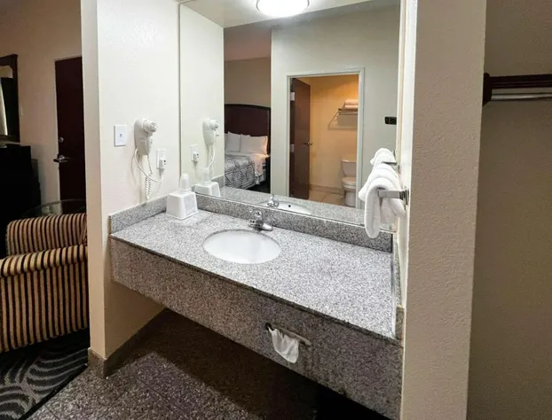 Executive Inn & Suites Breaux Bridge, LA hotel detail image 4