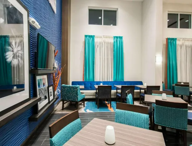 Hampton Inn & Suites Orlando At SeaWorld hotel detail image 4