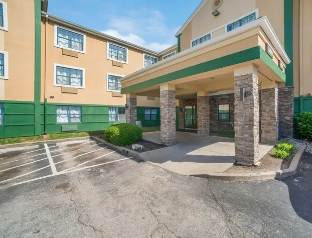 HomeTowne Studios by Red Roof St. Louis - Airport/ N Lindbergh hotel detail image 1