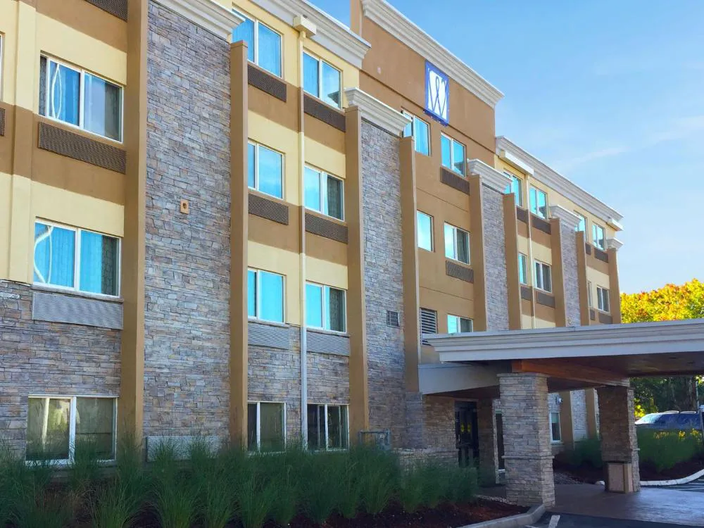 Comfort Inn & Suites Tigard near Washington Square hotel hero