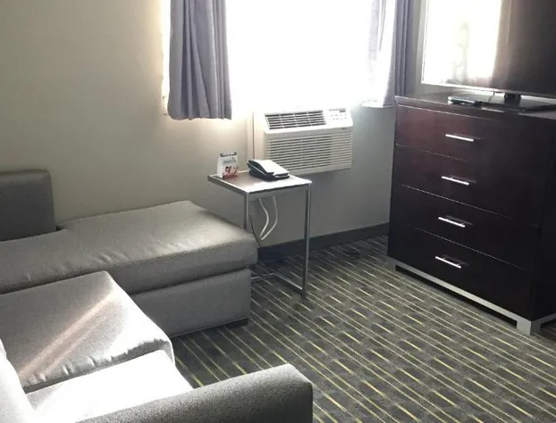 Comfort Inn & Suites Tigard near Washington Square hotel detail image 4