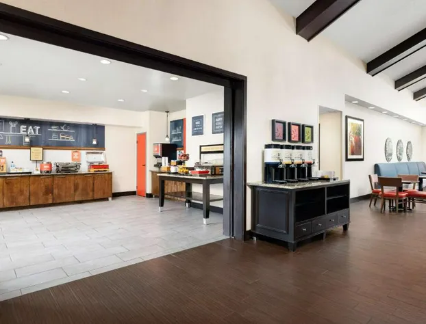 Hampton Inn & Suites Ft. Wayne-North hotel detail image 4