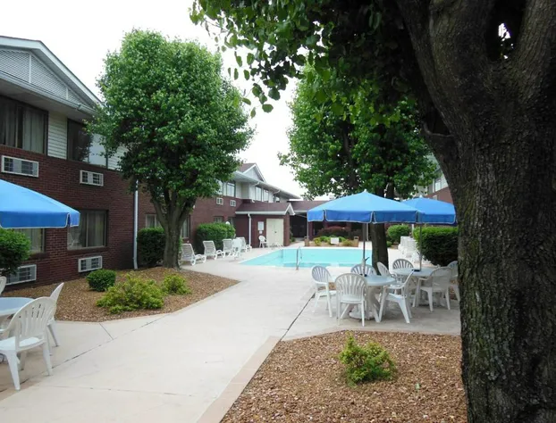 Super 8 by Wyndham O'Fallon hotel detail image 1