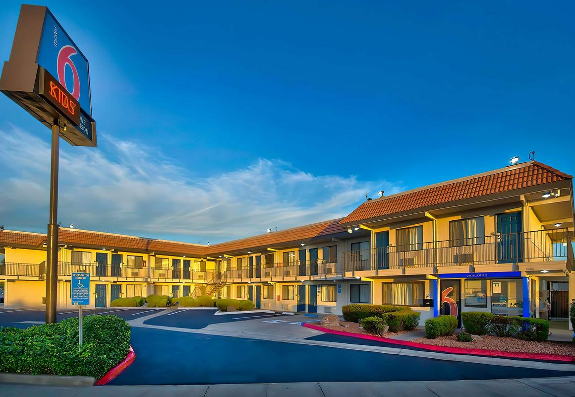 Motel 6 Vallejo, CA - Six Flags West hotel hero