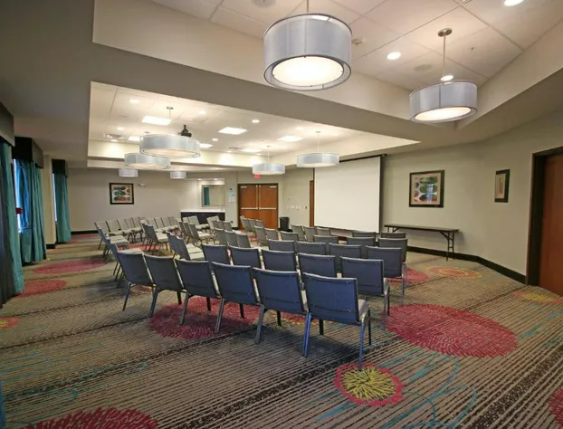 Holiday Inn Express & Suites Charlotte North by IHG hotel detail image 3