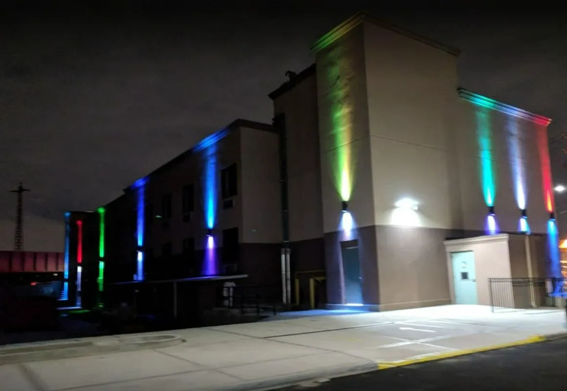 Quality Inn Queens hotel hero