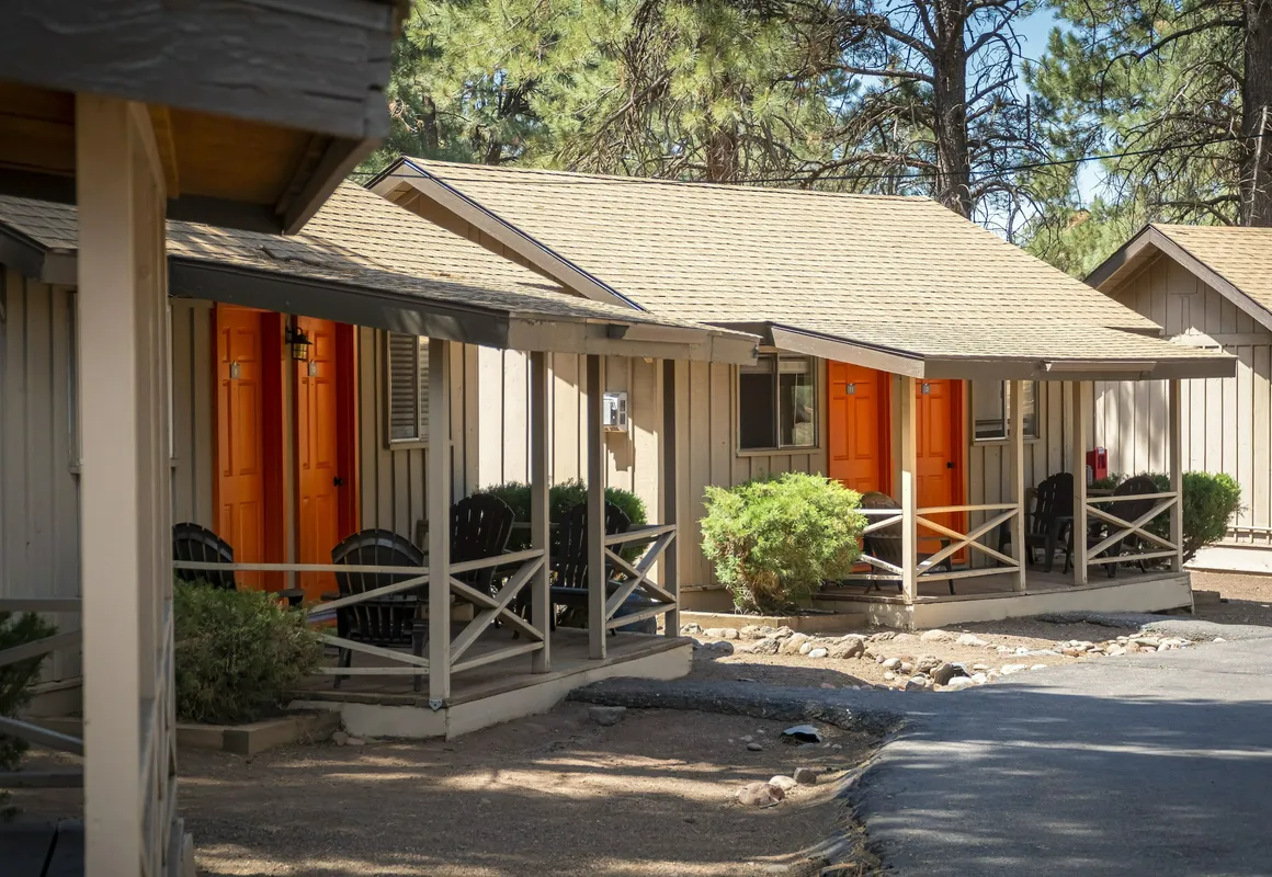 Ski Lift Lodge & Cabins hotel hero