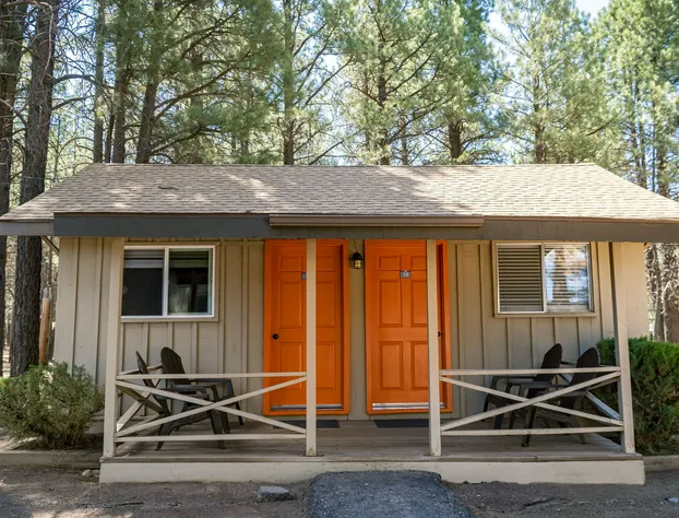 Ski Lift Lodge & Cabins hotel detail image 1