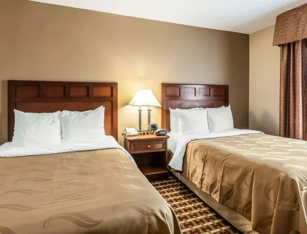 Quality Suites Paducah I-24 hotel detail image 3