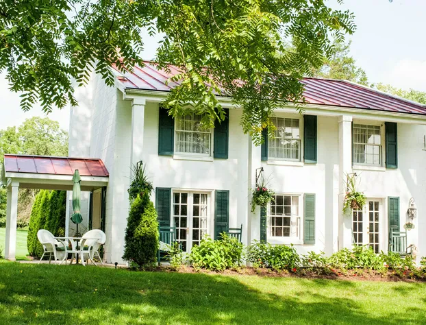 Antrim 1844 hotel detail image 1