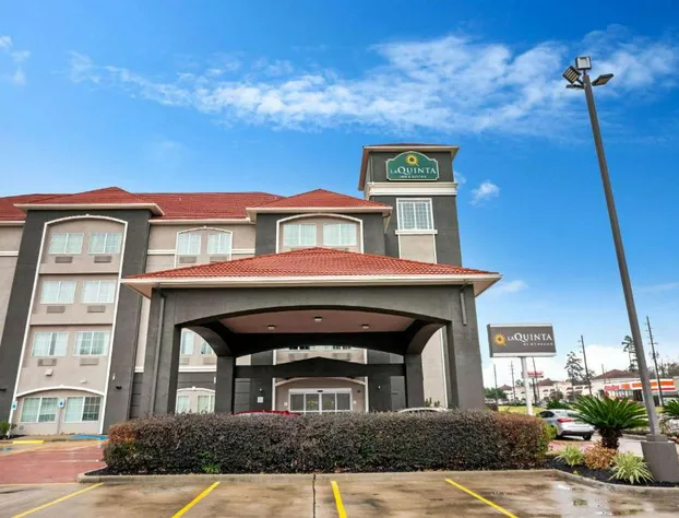 La Quinta Inn & Suites by Wyndham Houston - Magnolia hotel detail image 1