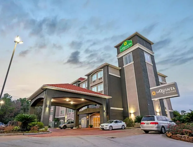 La Quinta Inn & Suites by Wyndham Houston - Magnolia hotel detail image 3