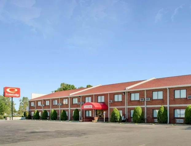 Econo Lodge Darien Lakes hotel detail image 1