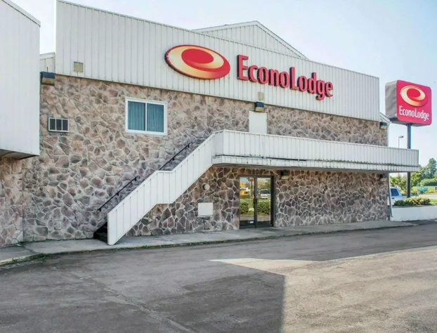 Econo Lodge Darien Lakes hotel detail image 2