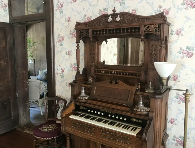 Corner George Inn Bed & Breakfast hotel detail image 3