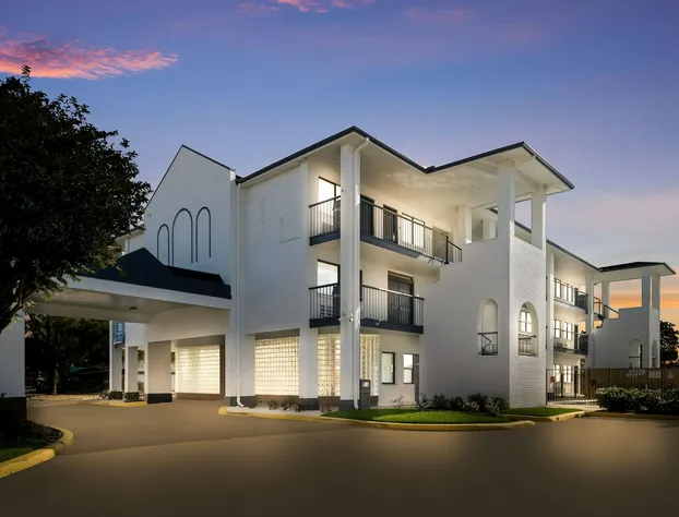 SureStay Hotel by Best Western Spring North Houston hotel detail image 2