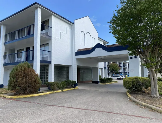 SureStay Hotel by Best Western Spring North Houston hotel detail image 1