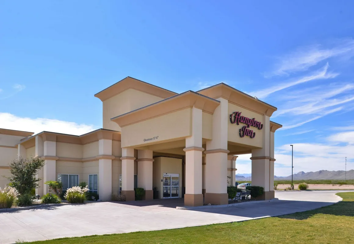 Hampton Inn Van Horn hotel hero
