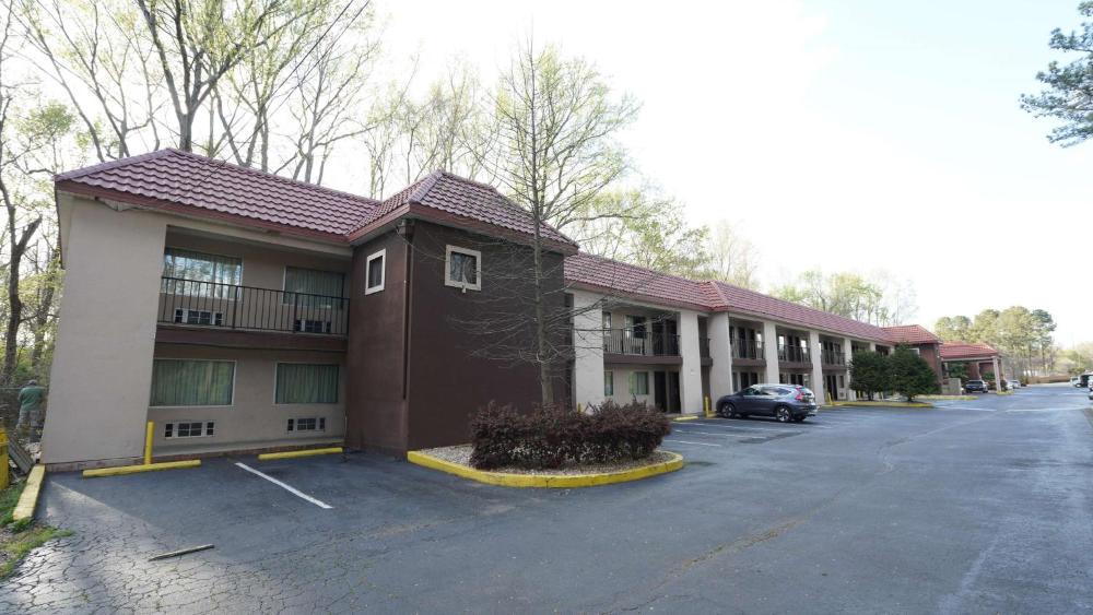 Motel 6 Atlanta, GA – Atlanta Airport East hotel hero