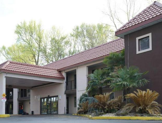 Motel 6 Atlanta, GA – Atlanta Airport East hotel detail image 1