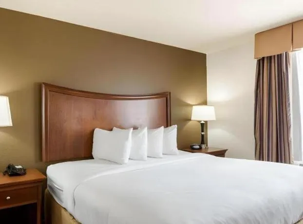 Quality Suites Huntsville Near University hotel detail image 1