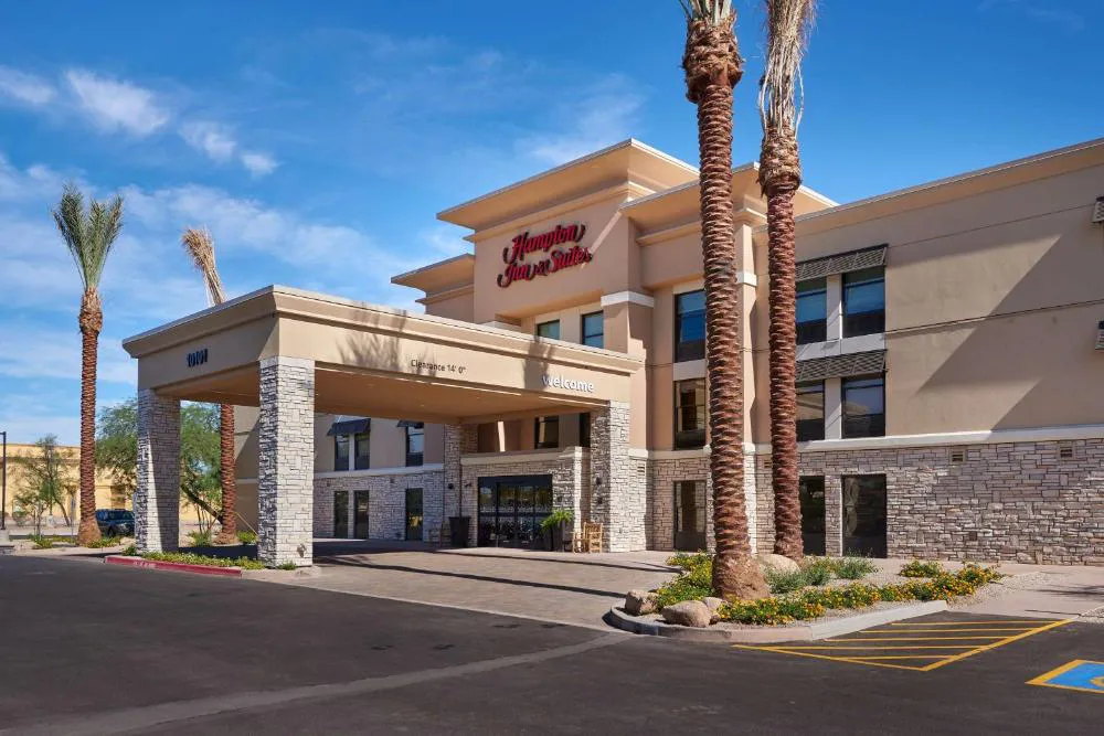 Hampton Inn & Suites Phoenix/Scottsdale on Shea Boulevard hotel hero