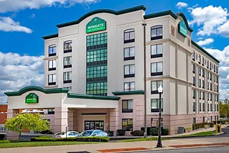 Wingate by Wyndham Lima Downtown hotel hero