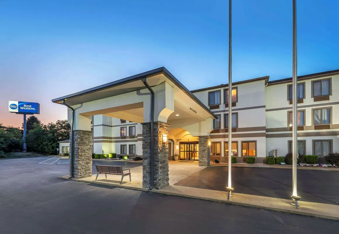 Best Western St. Clairsville Inn & Suites hotel hero