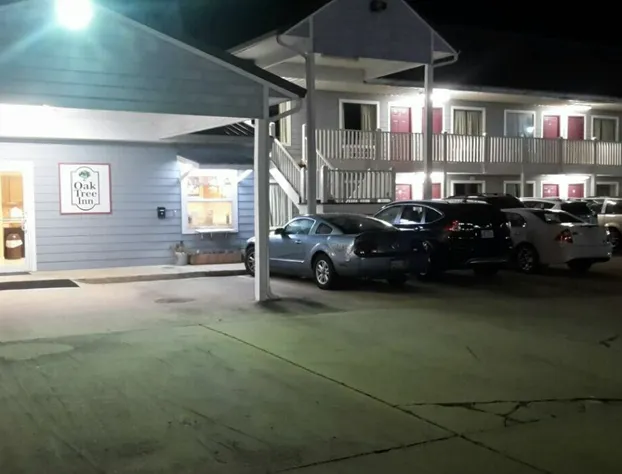 Oak Tree Inn hotel detail image 1