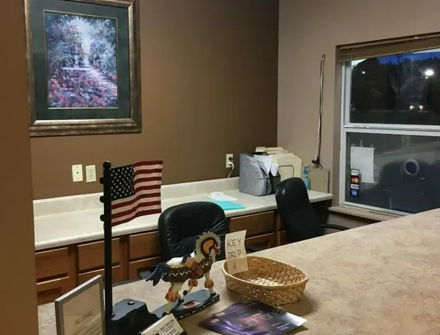 Oak Tree Inn hotel detail image 4