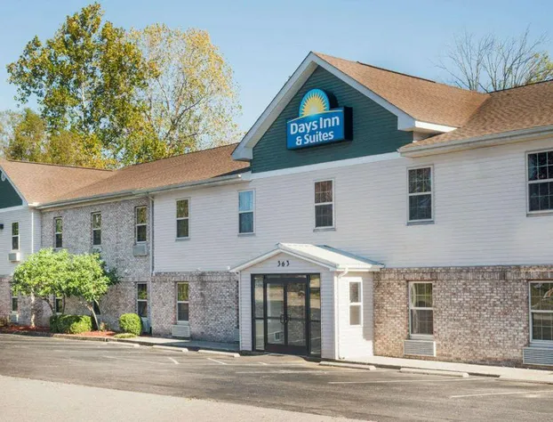 Days Inn & Suites by Wyndham Sellersburg hotel detail image 1