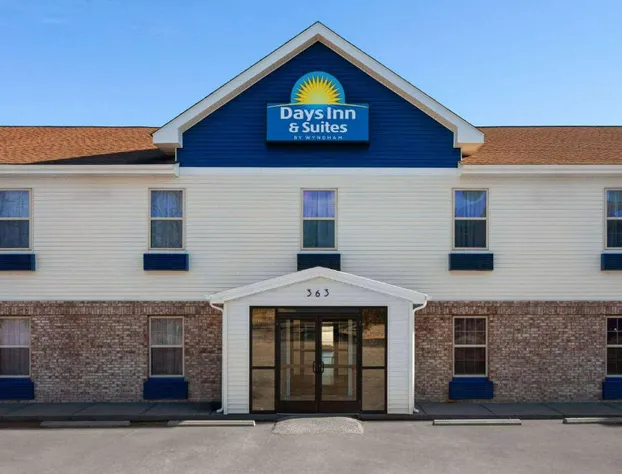 Days Inn & Suites by Wyndham Sellersburg hotel detail image 2