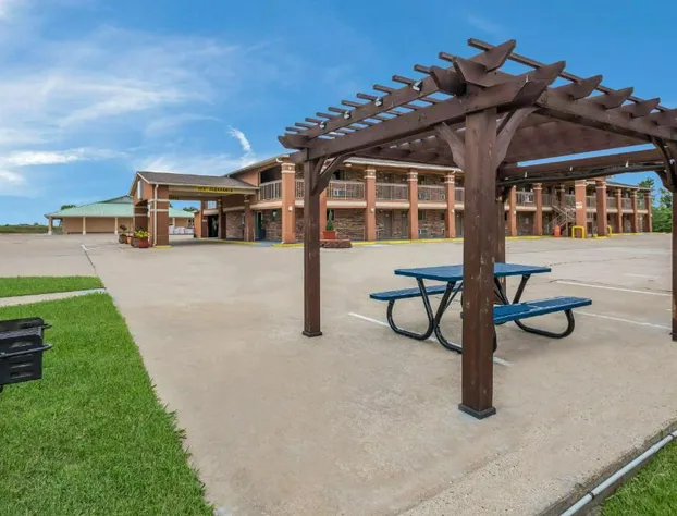 SureStay Hotel by Best Western Rockdale hotel detail image 2