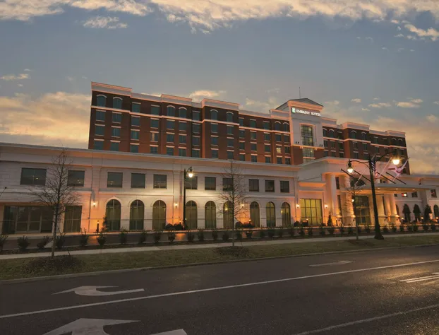 Embassy Suites by Hilton Tuscaloosa Alabama Downtown hotel detail image 1